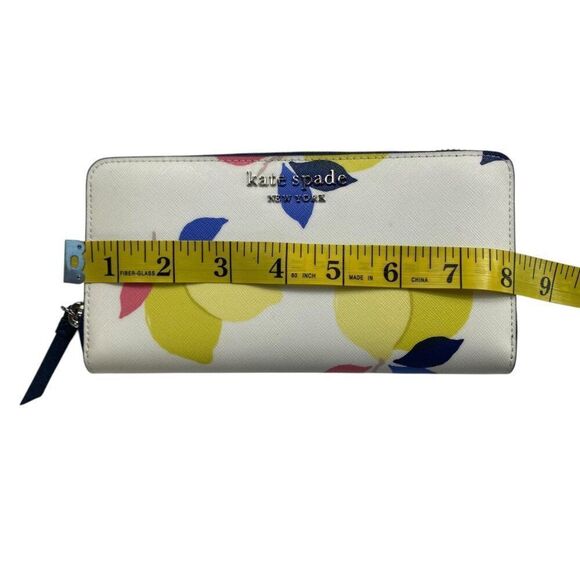 Kate Spade NWOT Cameron Lemon Zest Zip Surround Wallet - Picture 3 of 10